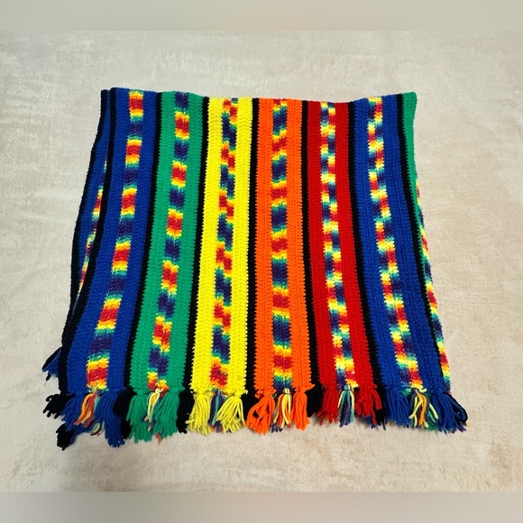 80s handmade rainbow fringe blanket - Picture 7 of 7
